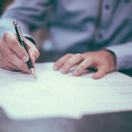 相続財産の中には書類を提出しないと所有することができないものがある